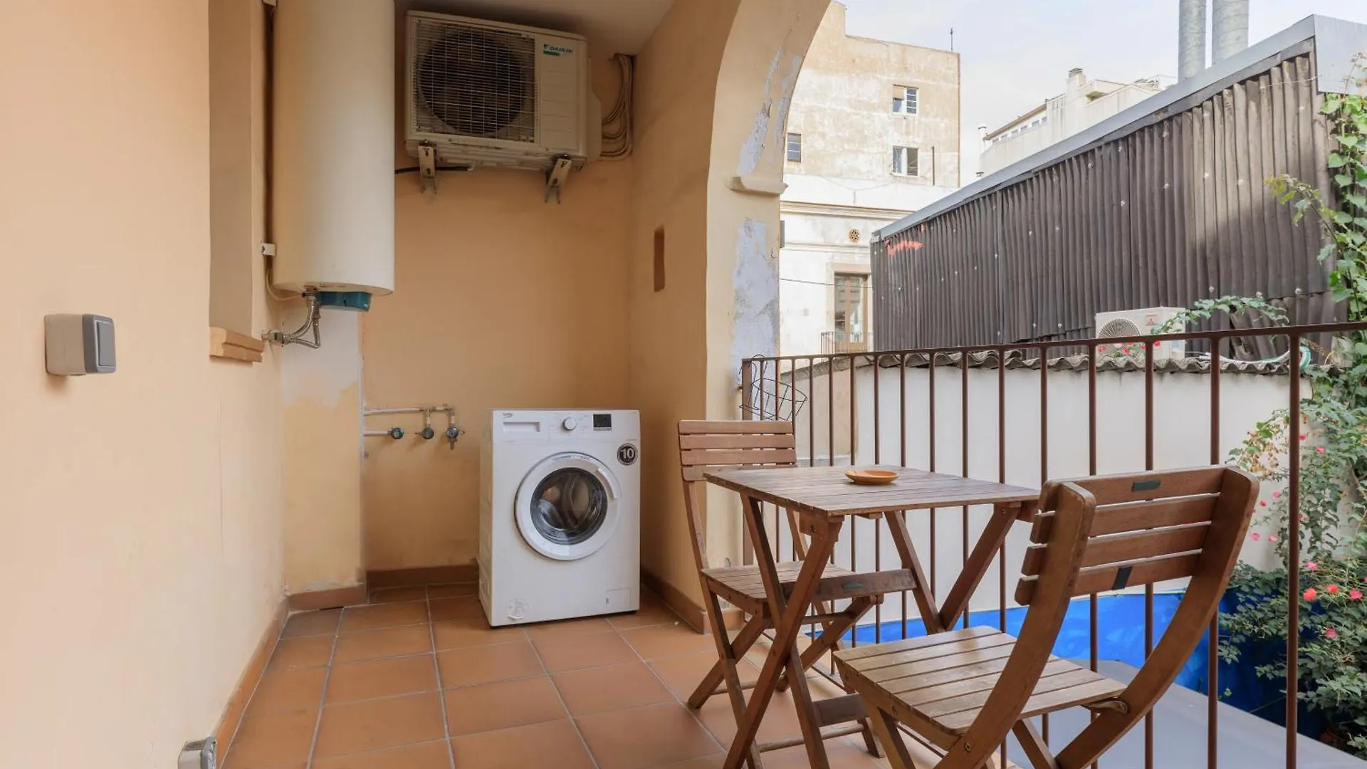 Housalia Gracia Barcelona Apartment